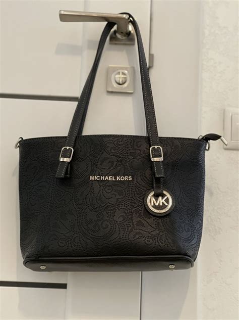 geanta lui Michael Kors